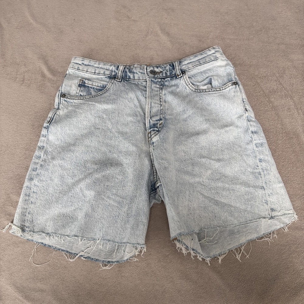 H&M Shorts Womens 8 Blue 90s Cutoff High Waist Frayed Hem Button Fly Denim Mom